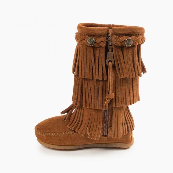 New | Kids Minnetonka 3-Layer Fringe Boot - Picture 2 of 6